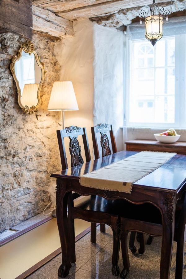 Historic Old Town Apartment *